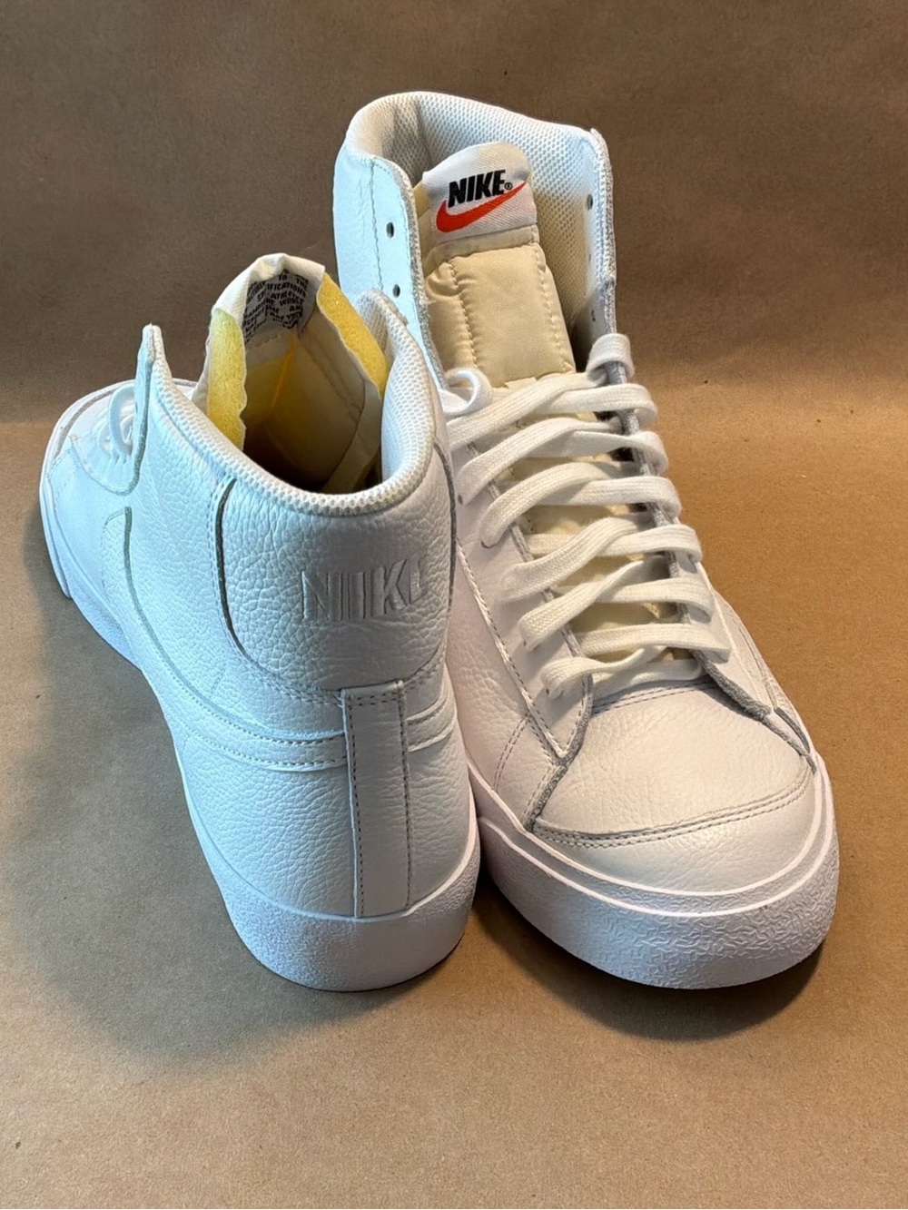 NWOB Nike Blazer Mid '77 Vintage Triple White Men’s Size 12 - Picture 6 of 10